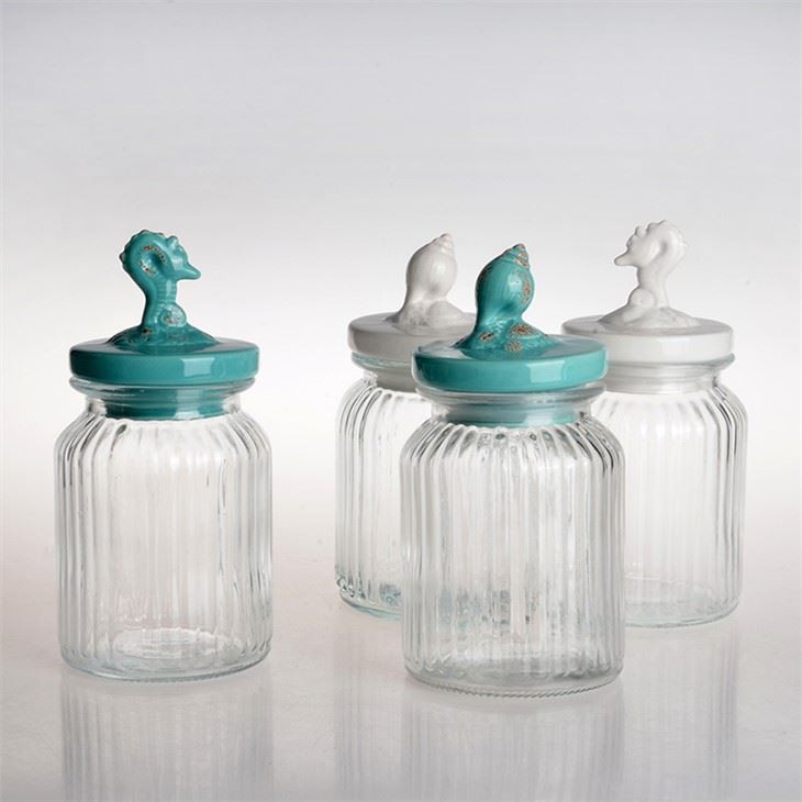 Lasinen Penny Candy Jar keraamisilla kansilla